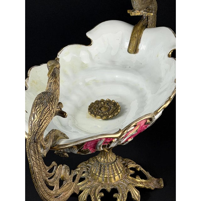 Large Hollywood Regency Peacock Centerpiece Bowl in Gilt Metal and Porcelain, 1930s For Sale - Image 14 of 17