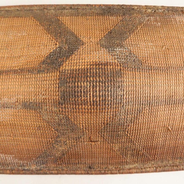 Mid-19th Century Decorative Azande People War Shields, Set of 2 For Sale - Image 3 of 14