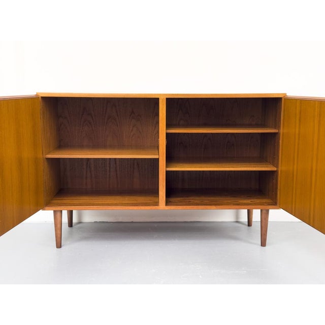 Mid-Century Modern Danish Sideboard in Teak from Omann Jun, 1960s For Sale - Image 3 of 18