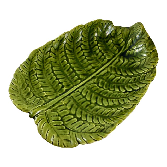 Sarreguemines Green Majolica Glazed Fern Leaf Shaped Server, France 1870 For Sale