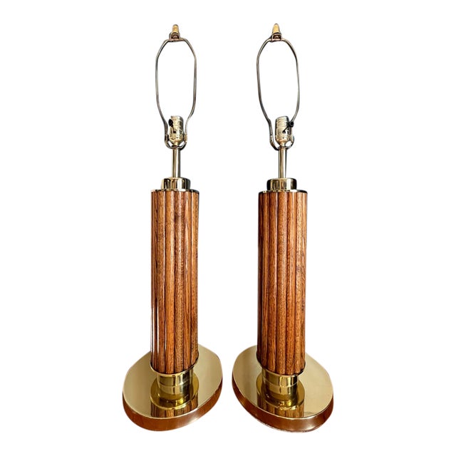 Mid Century Vintage Fluted Wood and Brass-Tone Neoclassical Column Table Lamps For Sale