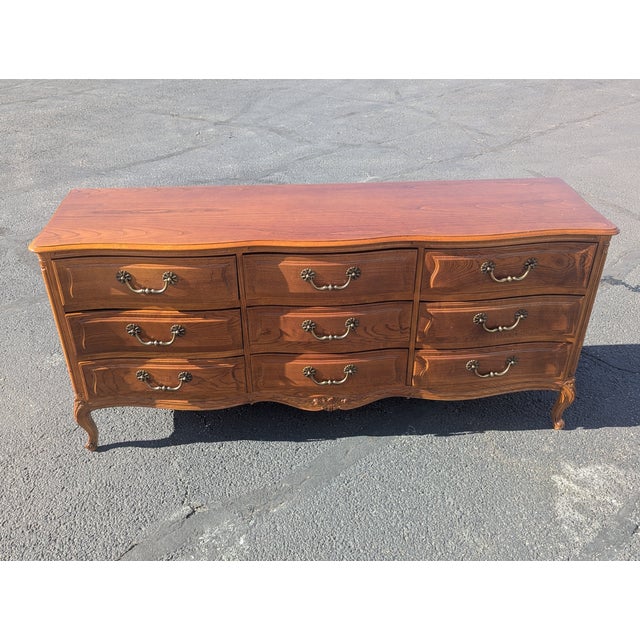 1960s Henredon French Provincial 9-Drawer Dresser For Sale - Image 16 of 18