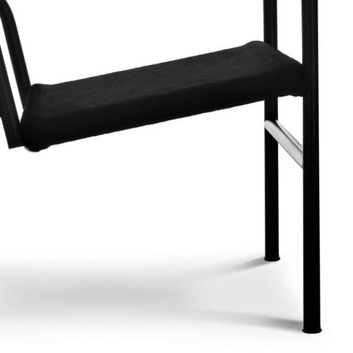 White LC1 Chair by Le Corbusier, Pierre Jeanneret and Charlotte Perriand for Cassina For Sale - Image 6 of 10