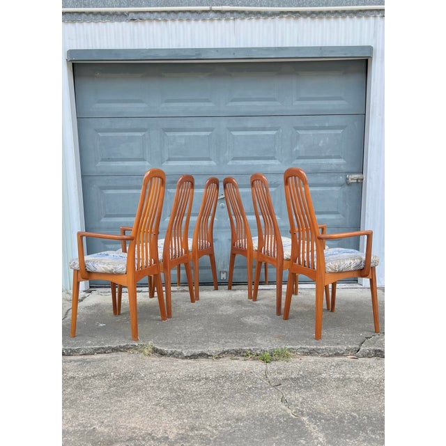 Set of Six Benny Linden Dining Chairs Includes Two Captains Chairs. These are the perfect set, including two armchairs!...