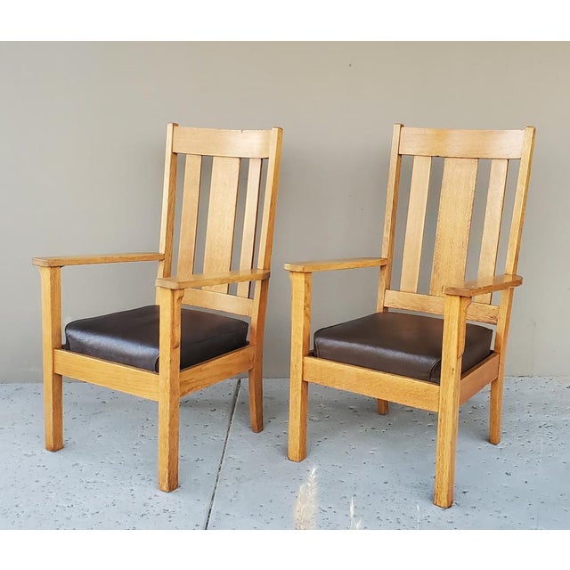 Early 20th Century 2 Matching 1910 Mission Quarter Sawn Oak & Removable Leather Seat Arm Chairs For Sale In Los Angeles - Image 6 of 18