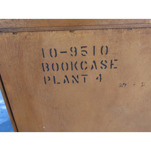Late 20th Century Ethan Allen Solid Maple Shelving Display Cabinet Bookshelf 6910 For Sale - Image 5 of 14