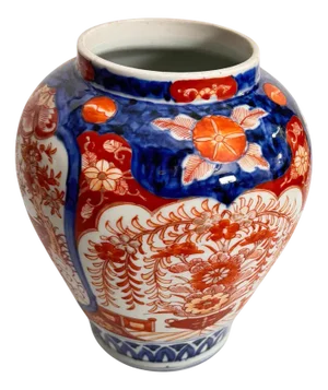 Antique Japanese Scalloped Imari Porcelain Vase