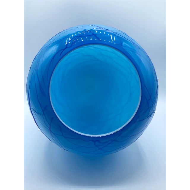 1980s Vintage 1980s Murano Style Hand Blown Threaded Art Glass Vase For Sale - Image 5 of 9