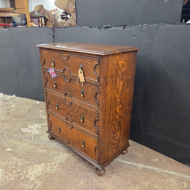 English Late 19th Century Handsome Georgian Oak 4 Drawer Chest on Bun Feet With Decorative Molding Accents For Sale - Image 3 of 9