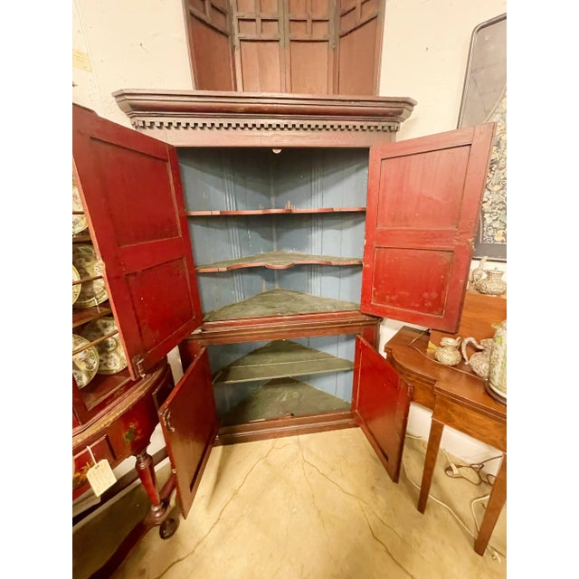 A very impressive 19th century corner cabinet. Likely American and southern state in origin - was purchased from an estate...