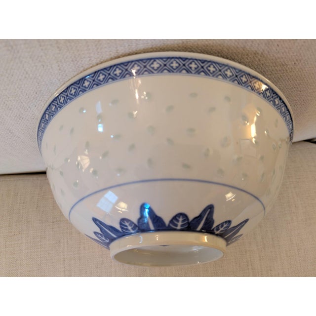 Late 20th Century Blue and White Rice Eye Floral Bowl and Spoon For Sale In Washington DC - Image 6 of 11