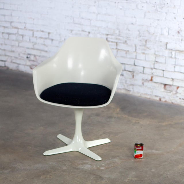 Mid-20th Century MCM Burke Tulip Armchair No 116 With White Shell Round Stationary Base & Black Cushion For Sale - Image 17 of 17