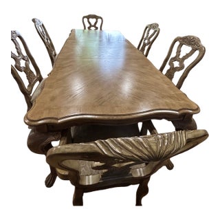 Traditional Carved Bernhardt Dining Room Set With Carved Legs. For Sale
