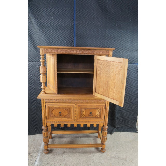 Late 20th Century Jacobean Revival Quartersawn Oak Court Cupboard China Cabinet Hutch 59" For Sale - Image 4 of 13