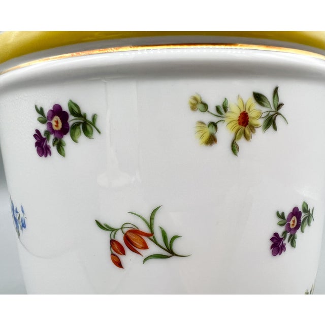Vintage Continental Porcelain Cachepot Planter – Heinrich Germany Floral With Yellow Band - French Country/ Spring / Easter For Sale - Image 11 of 11