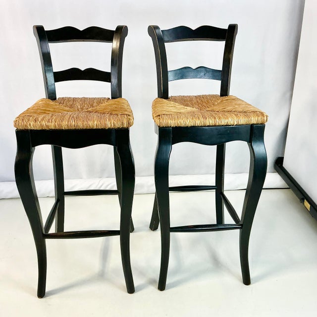 1980s 1980s Vintage Boho Chic Farmhouse Rush Seat Ladderback Barstools - A Pair For Sale - Image 5 of 17