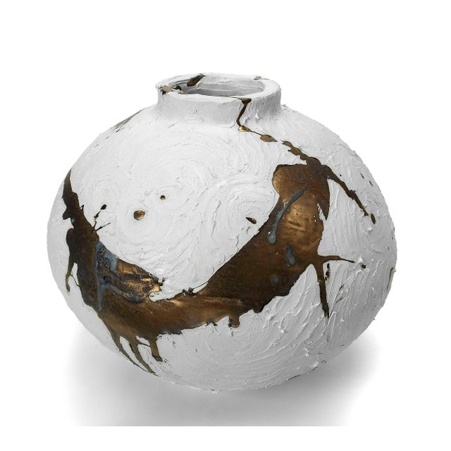 Contemporary White & Gold Sculptural Vessel – No. 129 by Beverly Morrison For Sale - Image 3 of 3