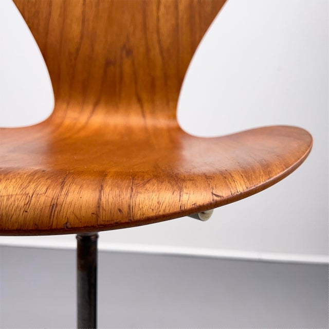 1960s 7 Series 3117 Office Chair in Teak by Arne Jacobsen for Fritz Hansen, Denmark, 1960s For Sale - Image 5 of 18