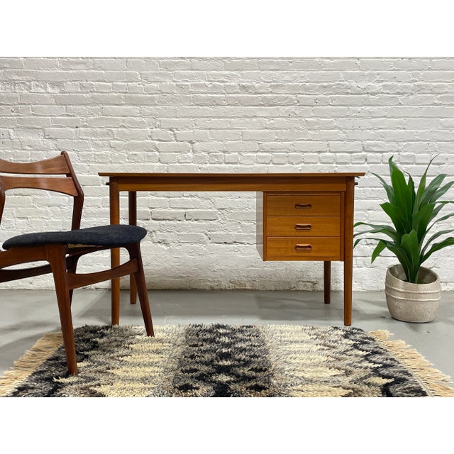 1960s Mid Century Modern Teak Double Sided Desk | Expandable Danish Drop Leaf Desk, 1960's For Sale - Image 5 of 16