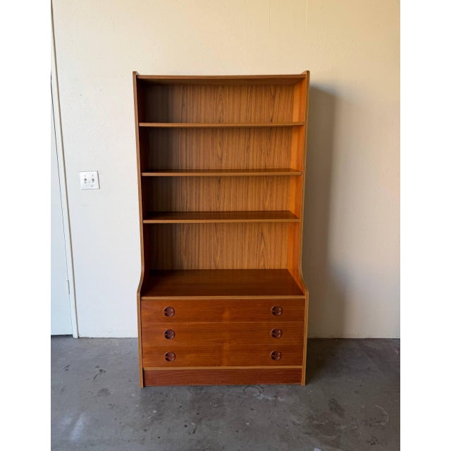 Mid-Century Modern Vintage Danish Teak Bookcase With Drawers – Mid Century Modern Hutch Cabinet Wall Unit For Sale - Image 3 of 9