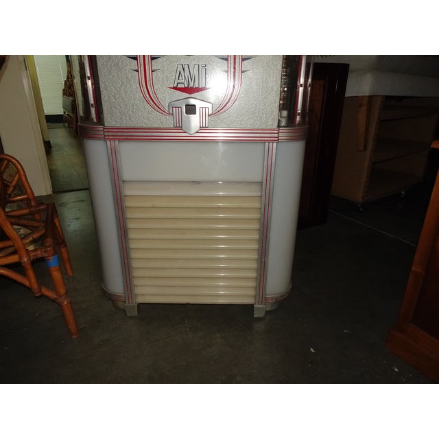 Metal 1950's White Ami Jukebox Model C40 For Sale - Image 7 of 18