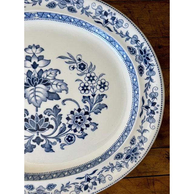 English 1901 Wedgwood Platter "Mandarin Blue" For Sale - Image 3 of 9