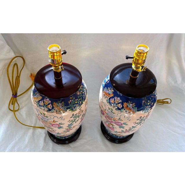 Chinoiserie Vintage 1950s Chinoiserie-Style Porcelain Floral Table Lamps - A Pair For Sale - Image 3 of 13