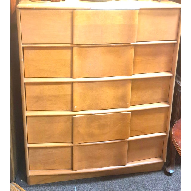 Heywood Wakefield Sculptura 5 Drawer Chest – Champagne Finish – Mid Century Modern For Sale In Savannah - Image 6 of 9
