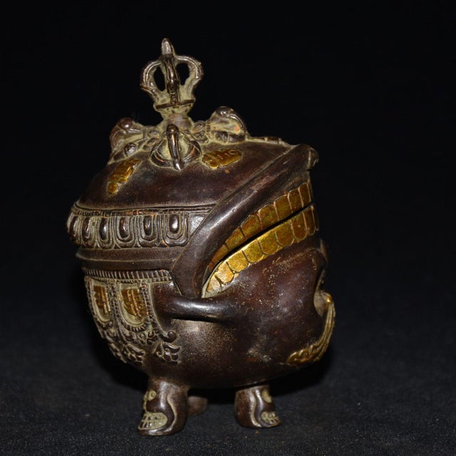 Art Deco Vintage Tibetan Buddhist Copper Skull Censer – Vajra Finial, Tripod Base For Sale - Image 3 of 5