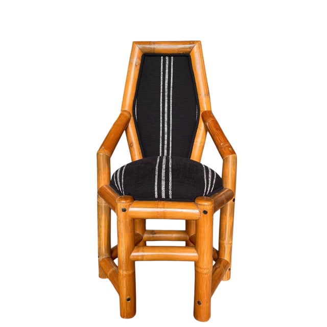 25 1/4”W x 46 1/2”H x 22”D Seat Height:22 1/2”H Seat: 19 1/2”W x 18”D Arm Rest Height: 31”H Backrest Height: 29”H Discover...