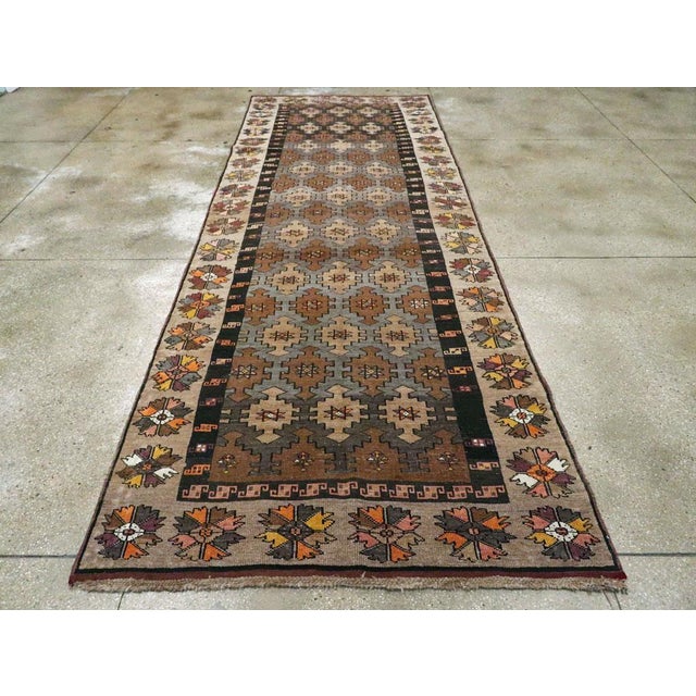 Mid 20th Century Galerie Shabab Collection Mid-20th Century Handmade Turkish Anatolian Gallery Rug For Sale - Image 5 of 10