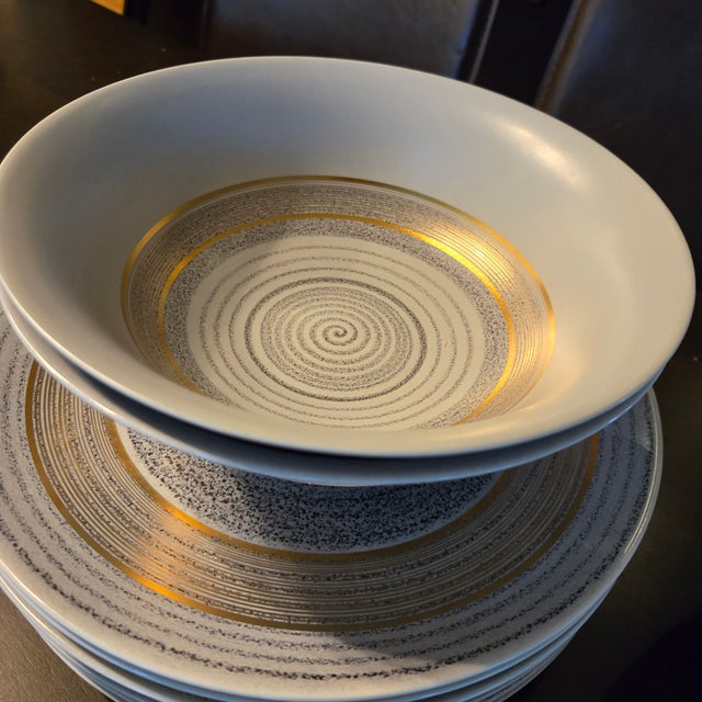 Mid-Century Modern Late 20th Century Mid-Century Modern Sascha Brastoff Roman Coin Fine China Set 26 Pieces Plates + Bowls + Serving Luxury For Sale - Image 3 of 12