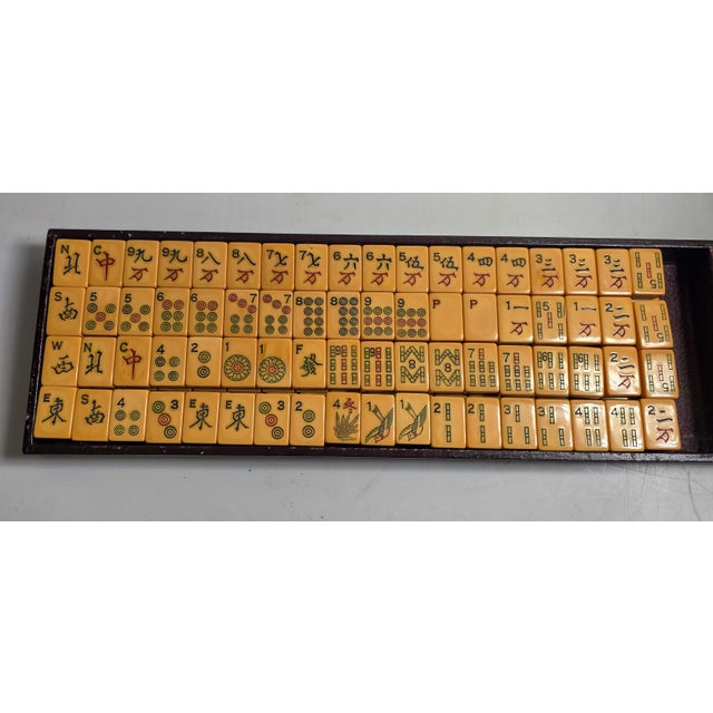 Mid-Century Mah Jong Game Set in Two-Tone Bakelite, Butterscotch Amber and Burgundy Red For Sale - Image 14 of 18