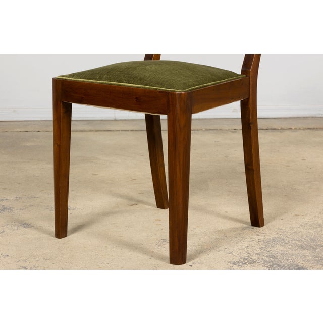 1930s French Art Deco Walnut Dining Chairs in Olive Green Velvet – Set of 10 For Sale - Image 10 of 18
