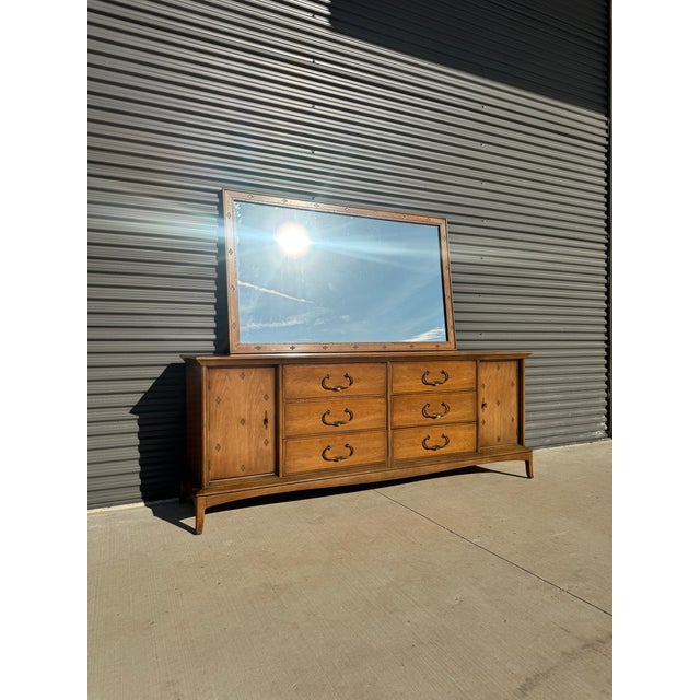 1960s Mid Century Modern Credenza / 12-Drawer Dresser W/ Mirror Attributed to Thomasville Horizon Series For Sale - Image 10 of 12