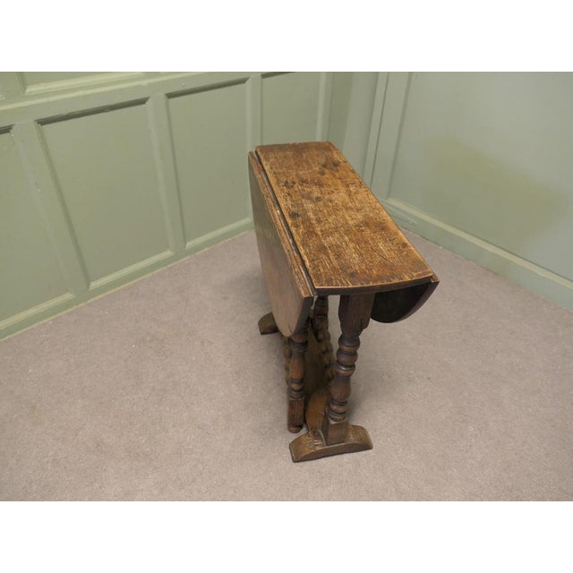 Early 19th Century Small Georgian Oak Gate Leg Table the Table Has a Oak Top with Turned Leg, 1800 For Sale - Image 5 of 8
