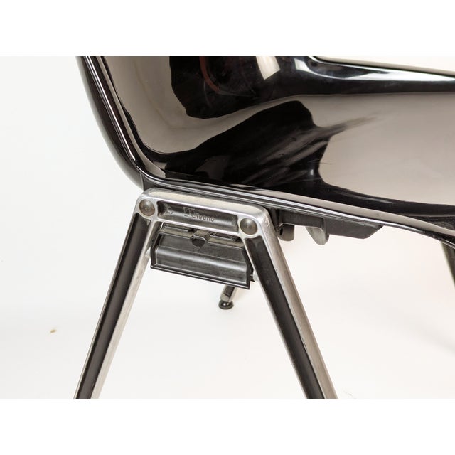 1980s Modus Stackable Chairs with Desk in Black Plastic and Aluminum by O. Borsani, 1980s, Set of 8 For Sale - Image 5 of 17