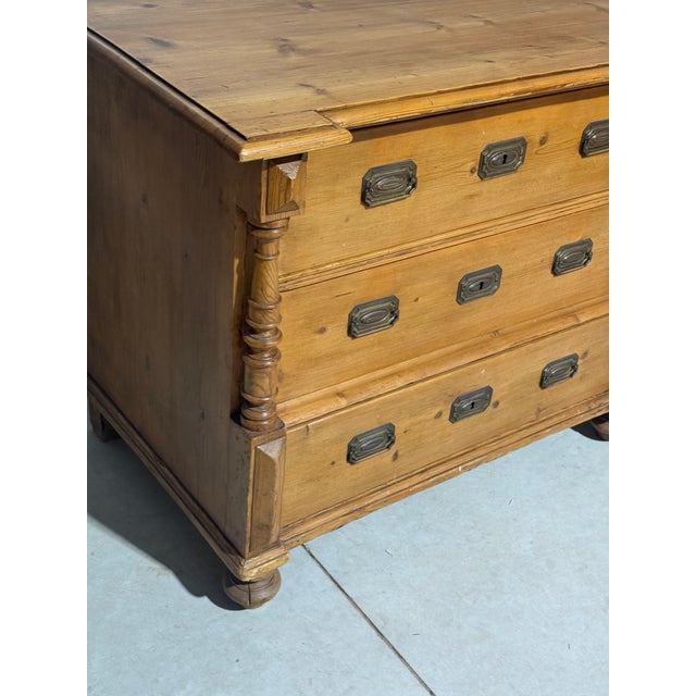 Antique Pine Three Drawers - Chest of Drawers From England For Sale - Image 4 of 18