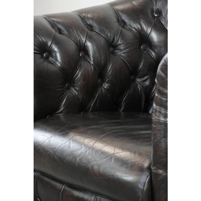 Chesterfield Club Chair in Dark Cowhide Leather For Sale - Image 11 of 14
