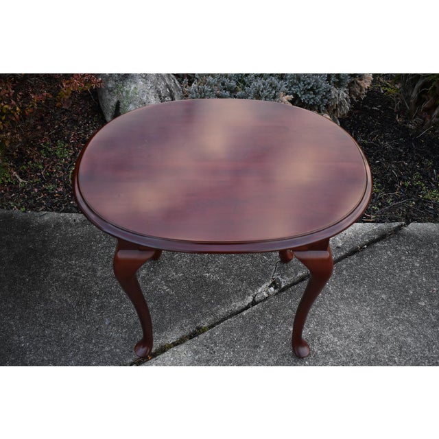 Queen Anne Vintage Ethan Allen Quenn Anne Style Oval Cherry Side Table For Sale - Image 3 of 11