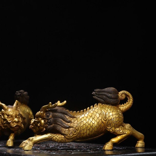 Bronze Pair of Antique Gilt Bronze Qilin Statues, Mythical Beast Figures, 2.3kg For Sale - Image 8 of 9