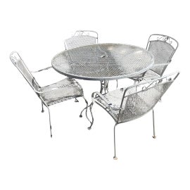 Example of American Classical Outdoor Dining Sets