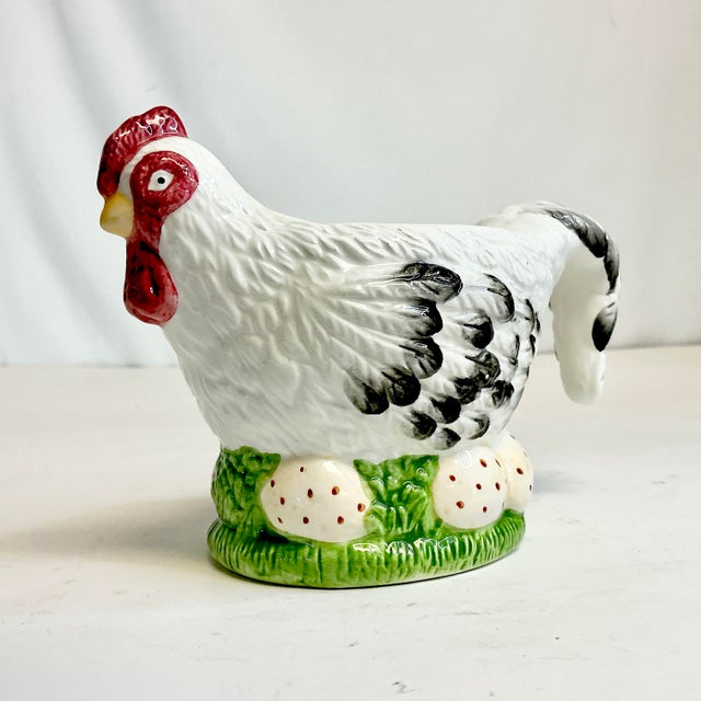 Farmhouse Mid-Century Americana Arts & Crafts Farmhouse Ceramic Chicken Planter. For Sale - Image 3 of 9