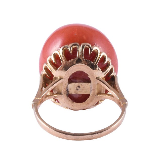 Mediterranean 1920s Large Mediterranean Coral 18k Ring Size 5.75 For Sale - Image 3 of 5