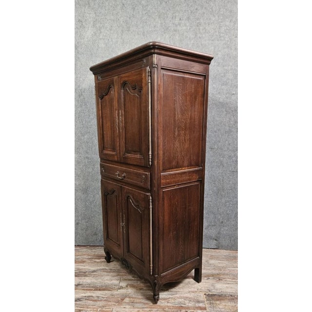 Rustic Bonnetière in Oak For Sale - Image 5 of 9