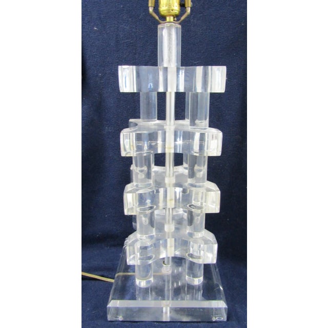 Vintage Mid-Century Modern Stacked Lucite Acrylic Table Lamp For Sale - Image 4 of 11