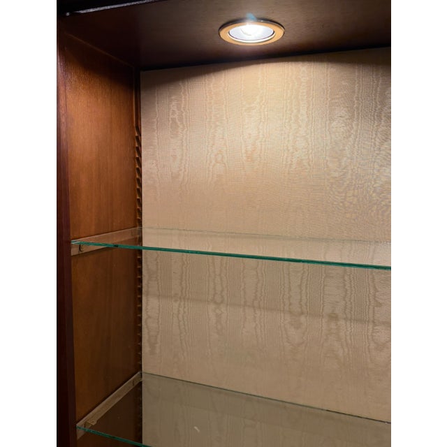 Chippendale Late 20th Century English Chippendale Style Mahogany Inlaid Lighted Bookcase Cabinet, Circa 1980 For Sale - Image 3 of 13