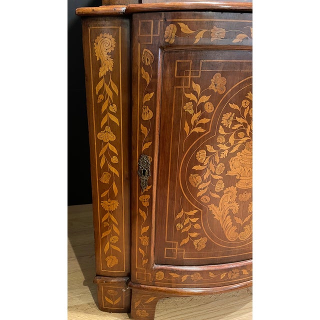 Early 19th Century Pair Of Early 19th Century Dutch Marquetry Corner Cabinets For Sale - Image 9 of 12
