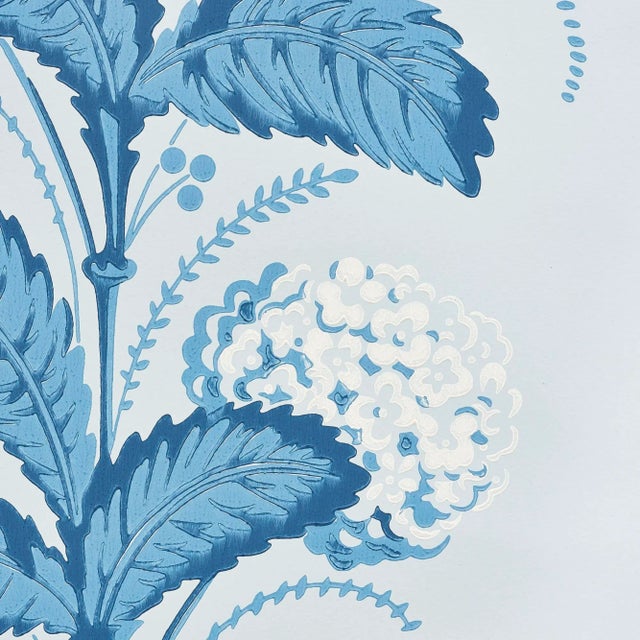 Schumacher Sample - Schumacher Hydrangea Drape Wallpaper in Delft For Sale - Image 4 of 5