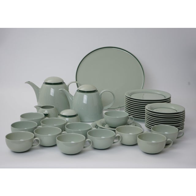 Mid-Century Modern Shape 680 Selecta Decor S-117 in Celadon Green Tea Service by Ernst August Sundermann for Fürstenberg, 1970s, Set of 45 For Sale - Image 3 of 18